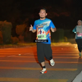 Runner Photo 8803543