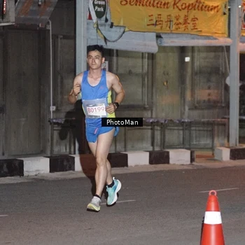 Runner Photo 8804750