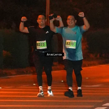 Runner Photo 8806100