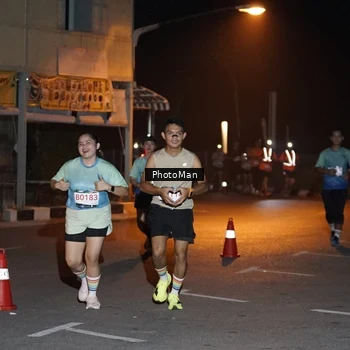 Runner Photo 8806213