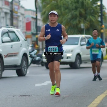 Runner Photo 8809210