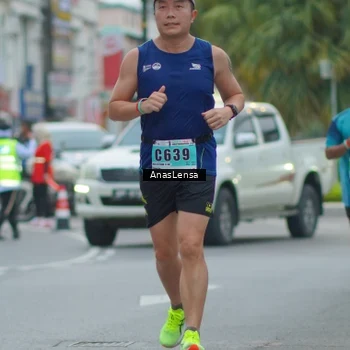 Runner Photo 8809222
