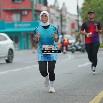 Runner Photo 8809496