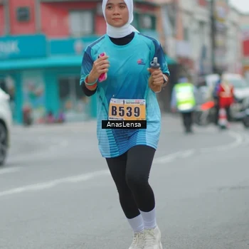 Runner Photo 8809500