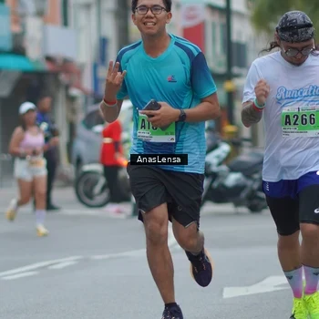 Runner Photo 8809641