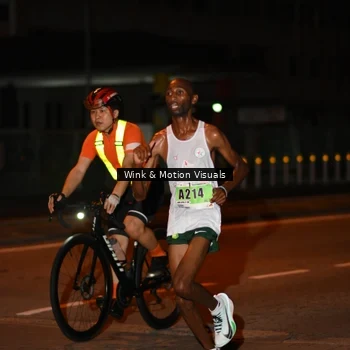 Runner Photo 8810001