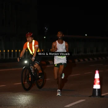 Runner Photo 8810003