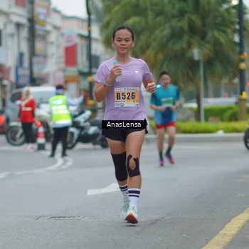 Runner Photo 8810072