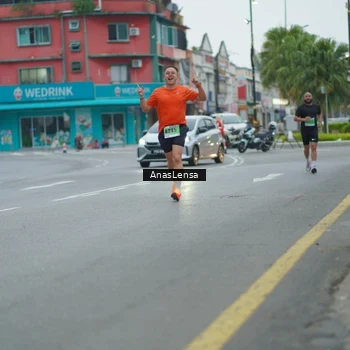 Runner Photo 8810171