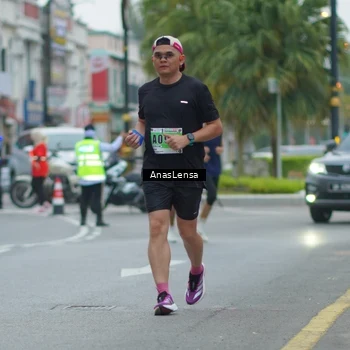 Runner Photo 8810324