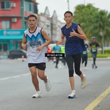Runner Photo 8810341