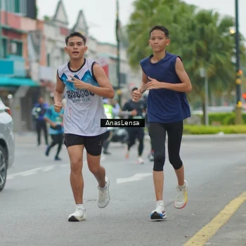 Runner Photo 8810345