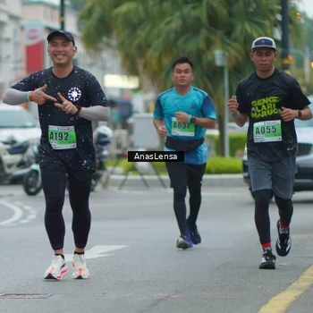 Runner Photo 8810355