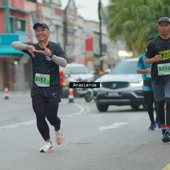 Runner Photo 8810359