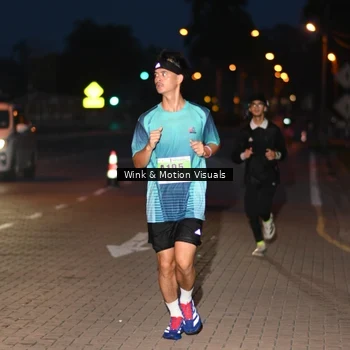 Runner Photo 8810532