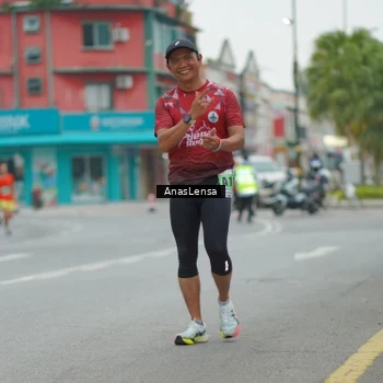 Runner Photo 8811010