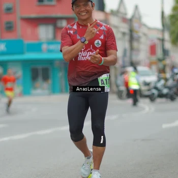 Runner Photo 8811012