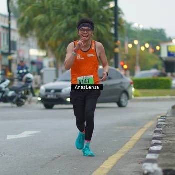 Runner Photo 8811121