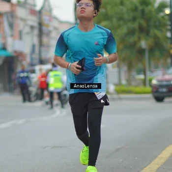 Runner Photo 8811296