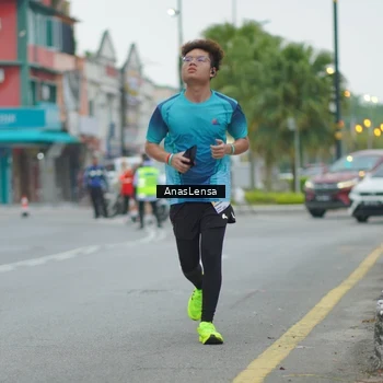 Runner Photo 8811298