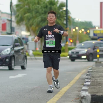 Runner Photo 8811375