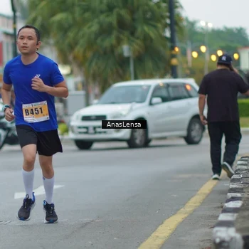 Runner Photo 8811472