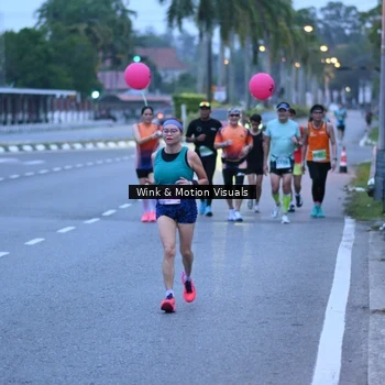Runner Photo 8812100