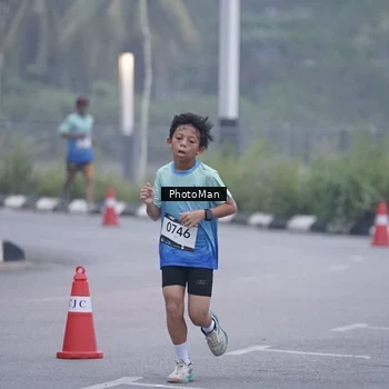 Runner Photo 8812282