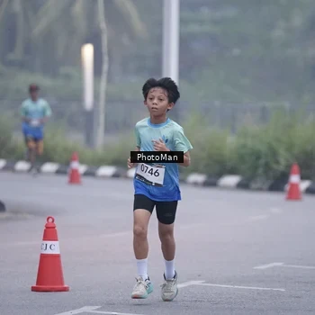 Runner Photo 8812302