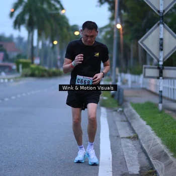 Runner Photo 8812345