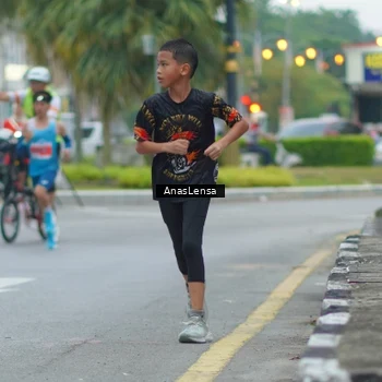 Runner Photo 8812406