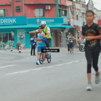 Runner Photo 8812411