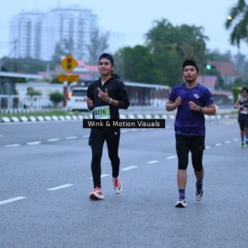 Runner Photo 8812444