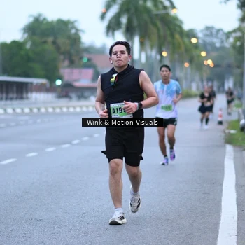 Runner Photo 8812705