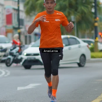 Runner Photo 8812765