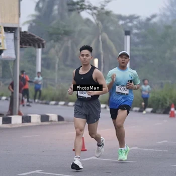 Runner Photo 8812814