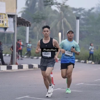Runner Photo 8812888
