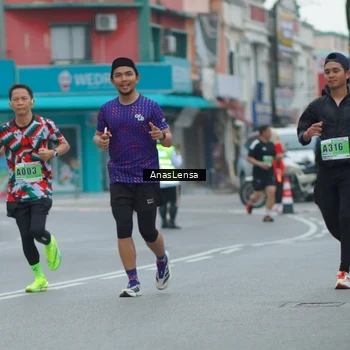 Runner Photo 8812918