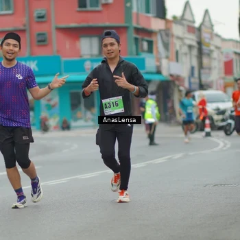Runner Photo 8812940