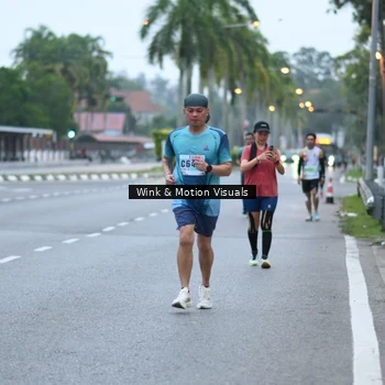 Runner Photo 8813001