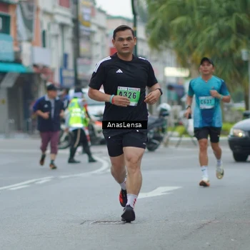 Runner Photo 8813002