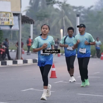 Runner Photo 8813006