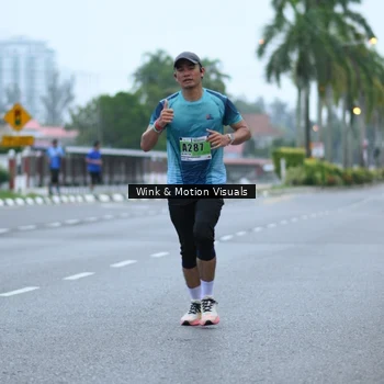 Runner Photo 8813021