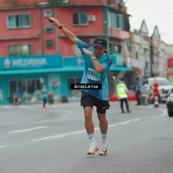 Runner Photo 8813051