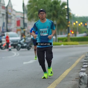Runner Photo 8813224