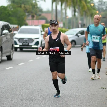 Runner Photo 8816291