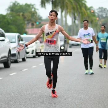 Runner Photo 8816373