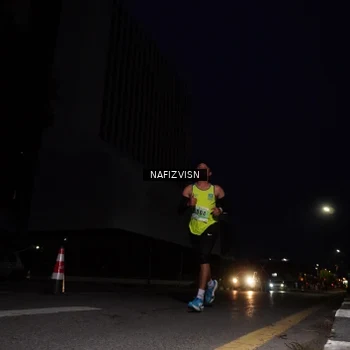 Runner Photo 8817251