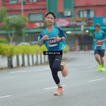 Runner Photo 8817306