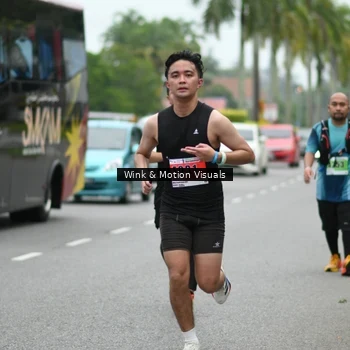 Runner Photo 8817357